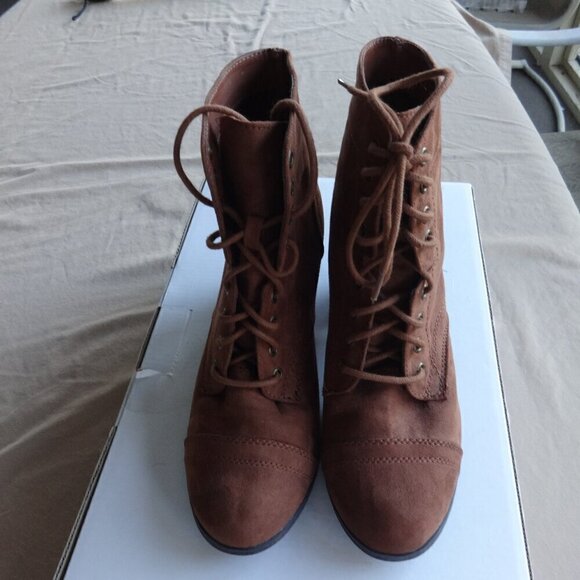 Charlotte Russe women's boots, size 8, brown suede 2" stacked heel, lace up,soft - Picture 5 of 16